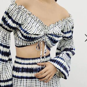 [NOCTURNE] Long Sleeve Drop Shoulder Crop Top